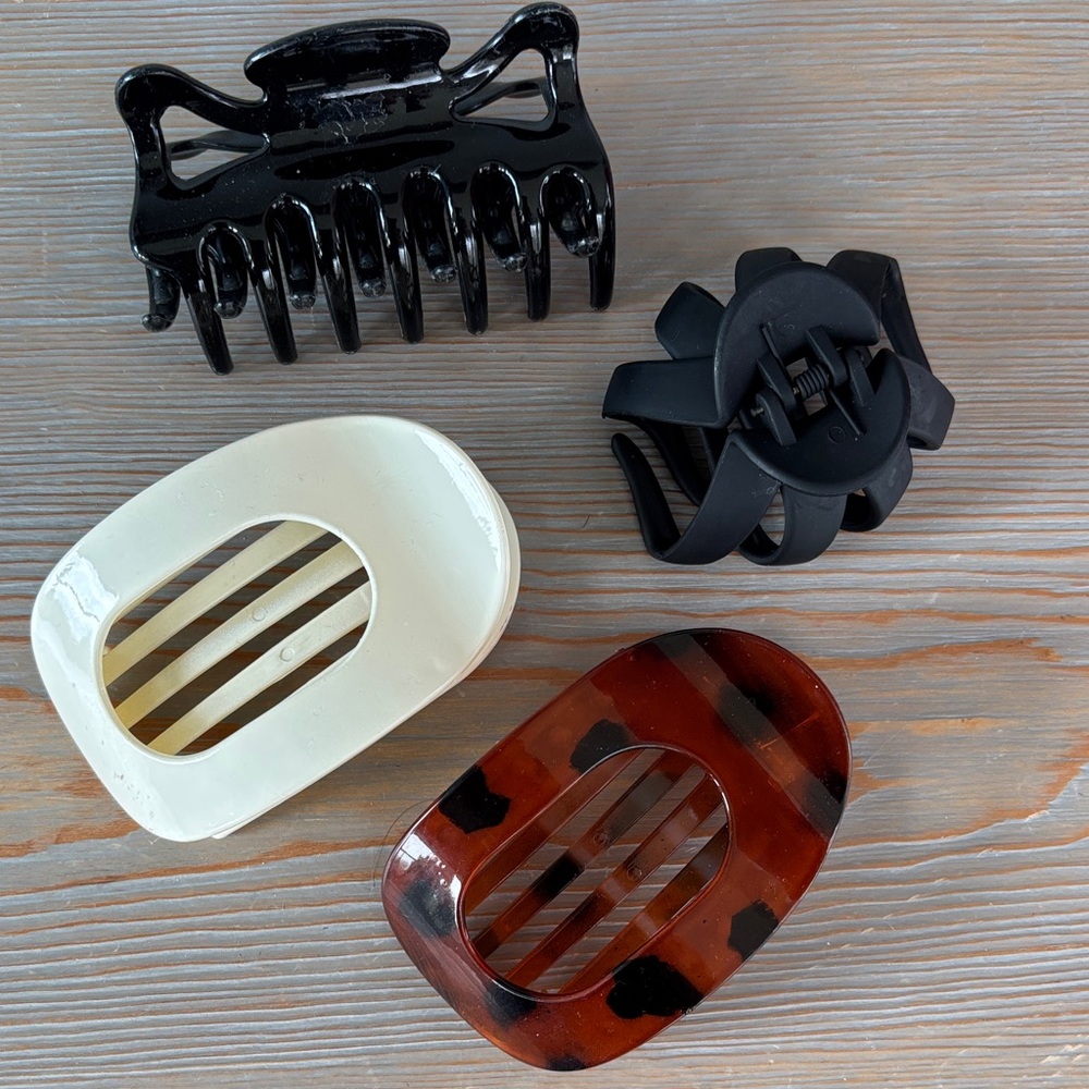 Set of 4 hair clips